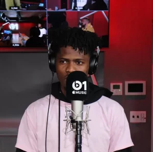 Kwesi Arthur – Ashawo Season ft. Ground Up Chale